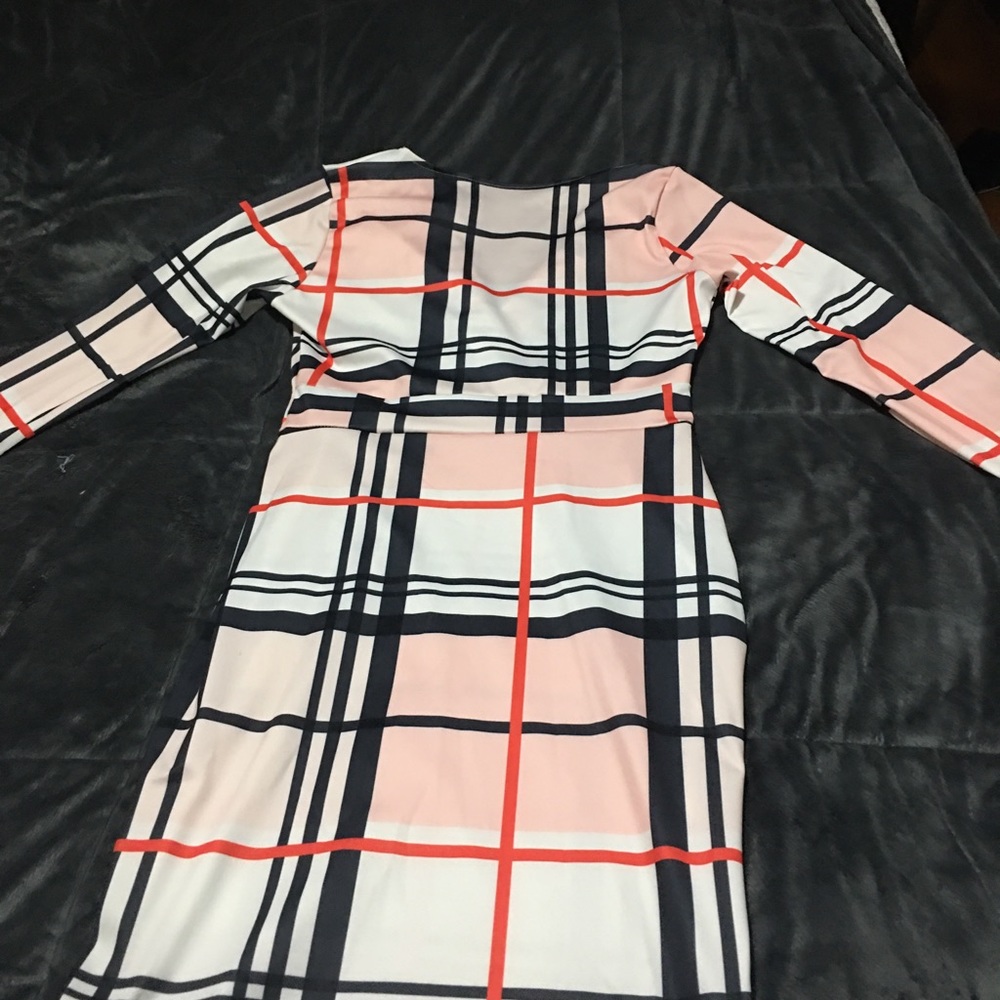Beautiful plaid dress - Picture 3 of 3